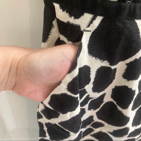 Black and beige cow print linen dress - Picture 3 of 4